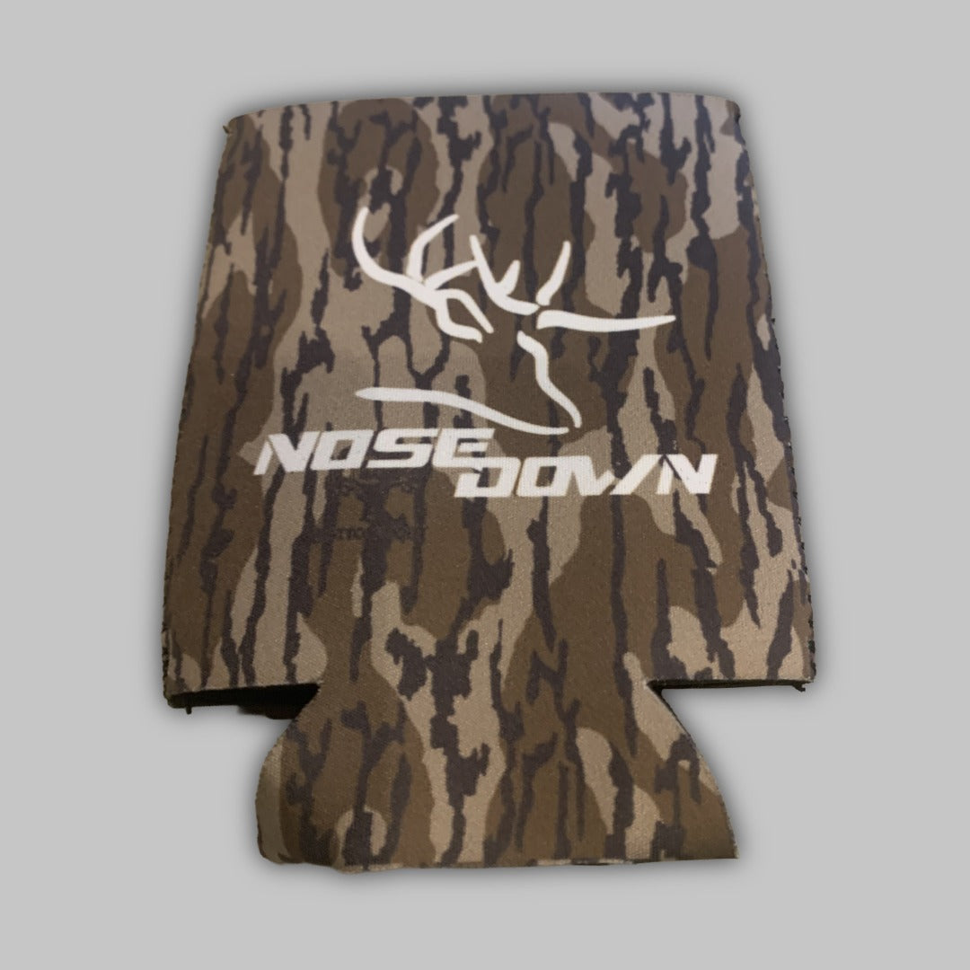 Mossy Oak Bottomlands Koozie – Nose Down Deer Scents
