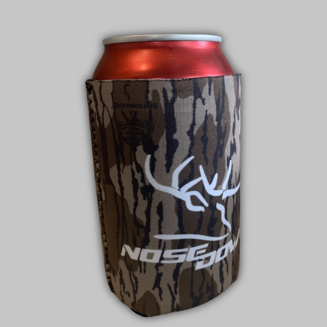 Mossy Oak Bottomlands Koozie – Nose Down Deer Scents