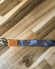 Load image into Gallery viewer, Nose Down Lanyard