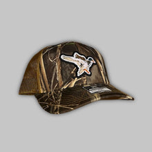 Load image into Gallery viewer, Landing Mallard Trucker